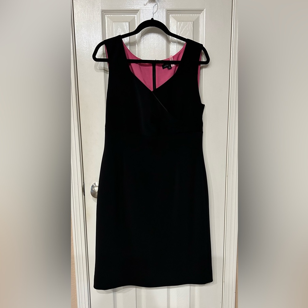Tahari by Arthur S. Levine women’s black sleeveless dress, size 10